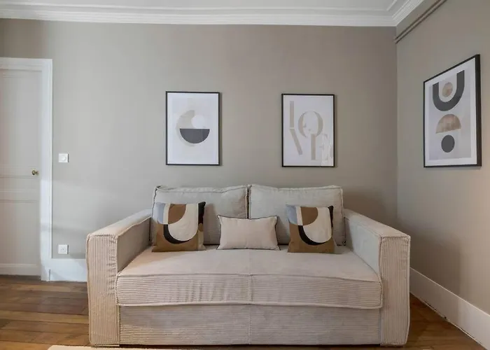 4pers#invalides#assemblee Nationale#paris 7 * Paris