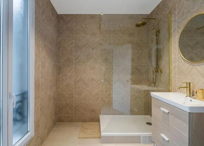 4pers#invalides#assemblee Nationale#paris 7 Appartement *